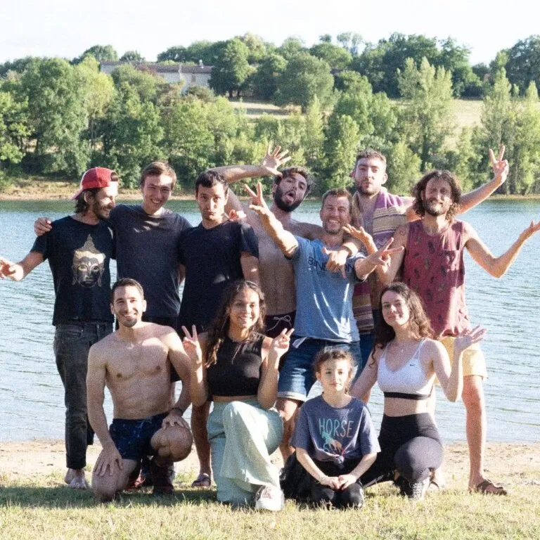 Le Cocon — Photo — Au lac (groupe)